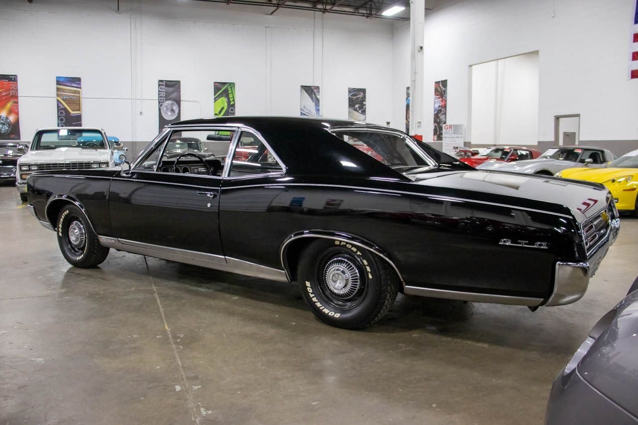 
								1967 Pontiac GTO full									